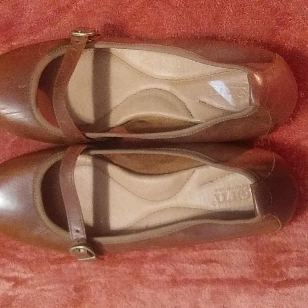 Leather flats